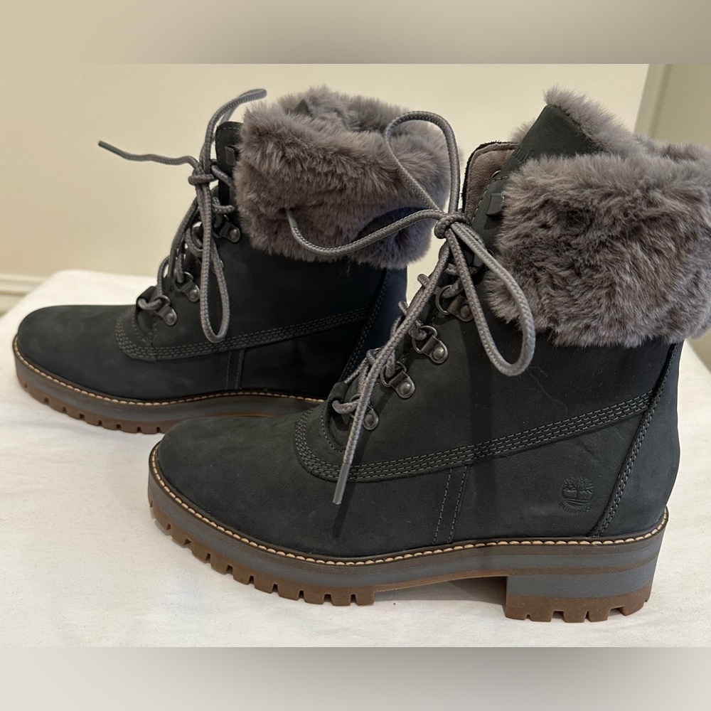 Women's Courmayeur Valley 6-Inch Waterproof Faux-Fur Boot